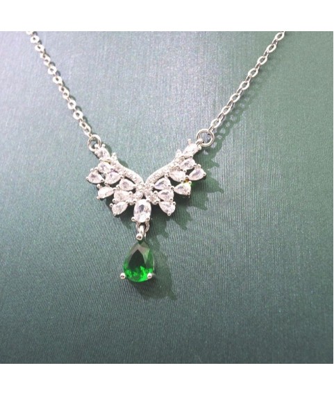 Natural Emeral with simple necklace